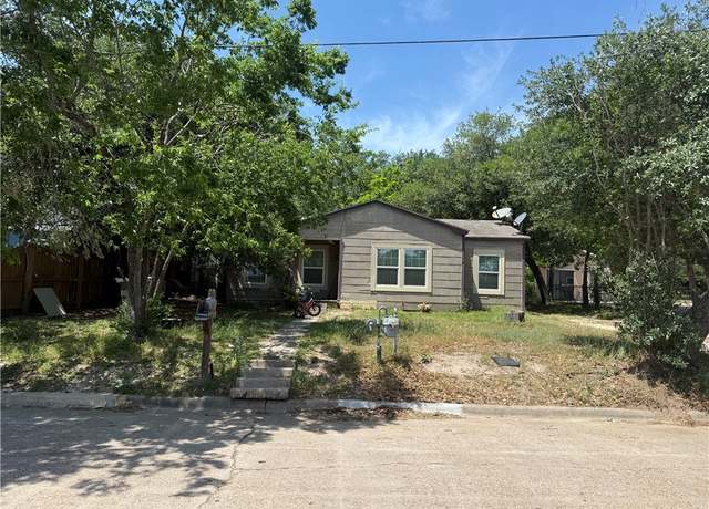 Property at 808 Oak St, Bryan, TX 77802, 2 beds, 1 bath