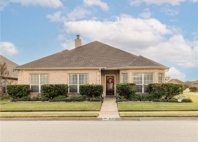 Property at 3121 Broadmoor Dr, Bryan, TX 77802, 3 beds, 2 baths