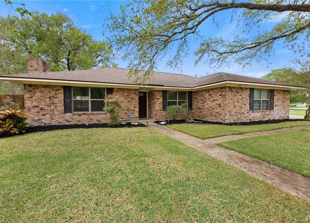 Property at 1816 Bee Creek Dr, College Station, TX 77840, 3 beds, 2 baths