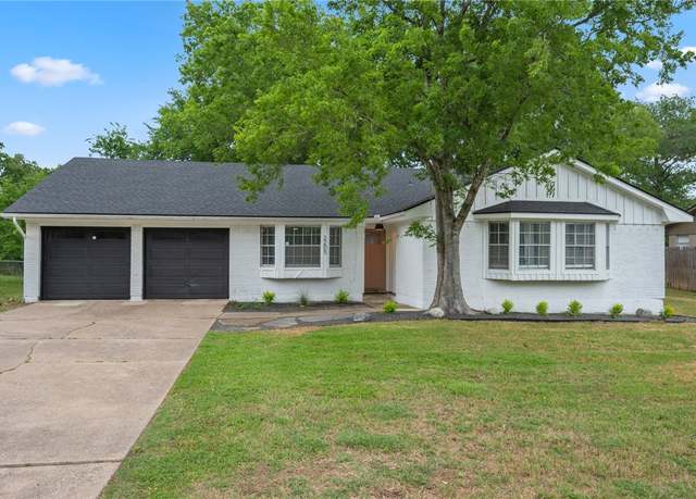 Property at 2205 Carter Creek Pkwy, Bryan, TX 77802, 4 beds, 2 baths