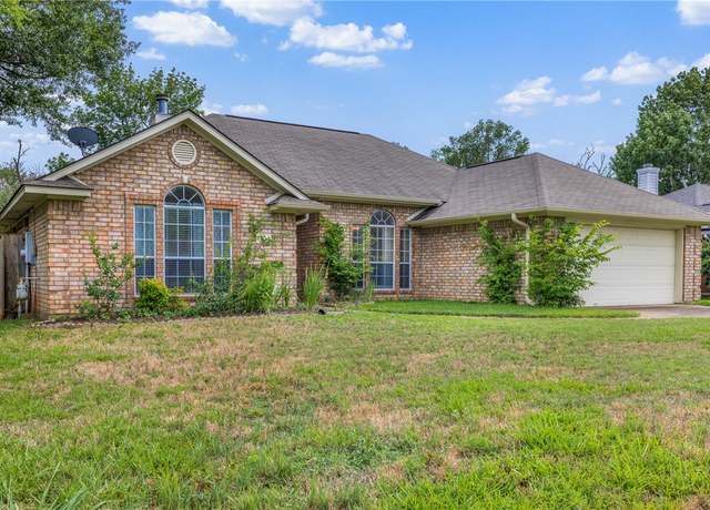 Property at 1704 Starling Dr, College Station, TX 77845, 4 beds, 2 baths