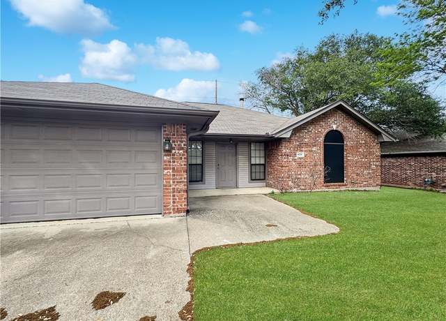 Property at 4001 Hunter Creek Dr, College Station, TX 77845, 4 beds, 2 baths