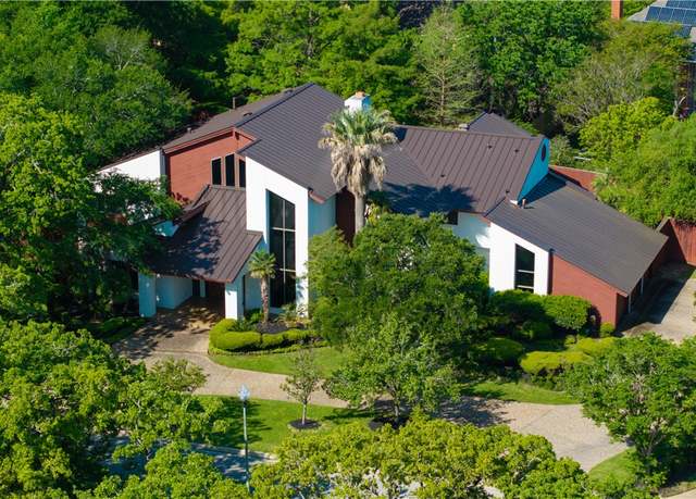 Property at 8604 Creekview Ct, College Station, TX 77845, 4 beds, 3.5 baths