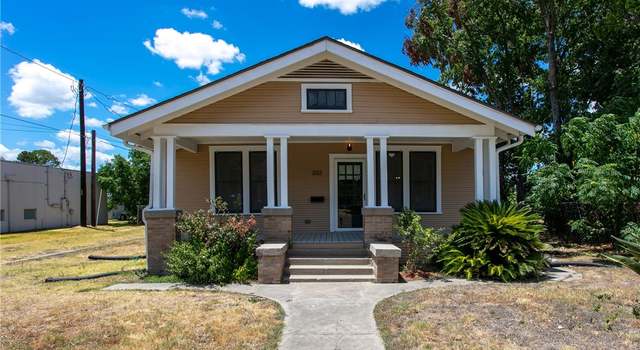 Photo of 202 S Parker Ave, Bryan, TX 77803