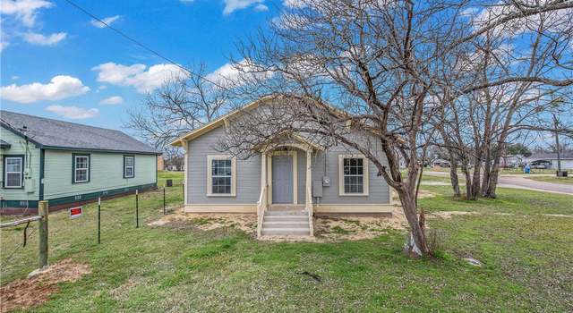 Photo of 218 N Commerce St, Bremond, TX 76629
