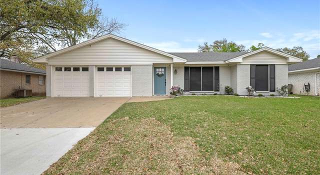Photo of 3511 Carter Creek Pkwy, Bryan, TX 77802