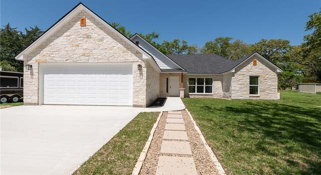 Photo of 26 Fountain Bleau Ln, Normangee, TX 77871