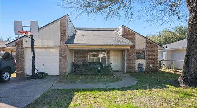 Photo of 2411 Hardwood Dr, Bryan, TX 77803