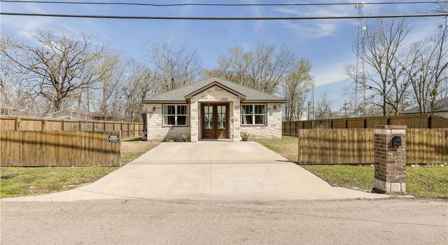 Photo of 217 Minnie St, Navasota, TX 77868