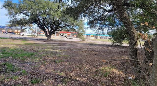 Photo of 200 W Carson St, Bryan, TX 77801