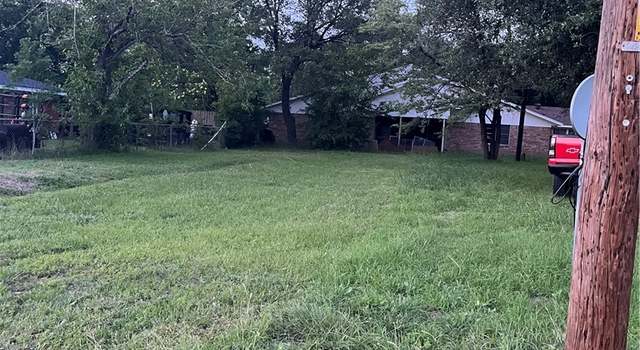 Photo of 910 Hammond St, Bryan, TX 77803