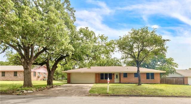 Photo of 2605 Morris Ln, Bryan, TX 77802