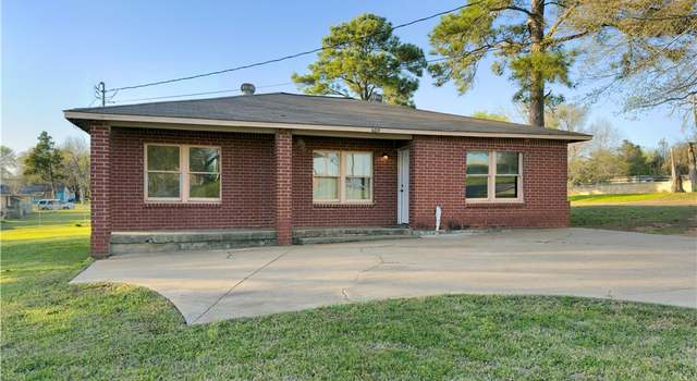 Photo of 409 E 6th St, Hearne, TX 77859