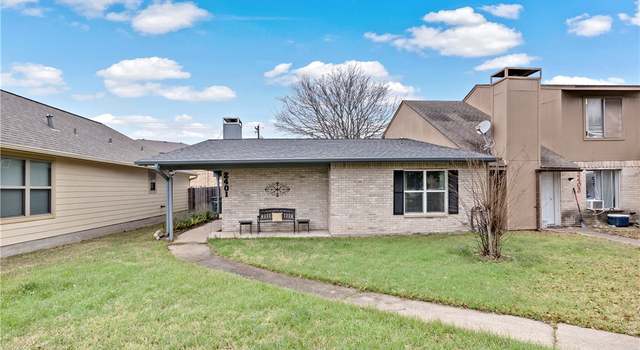 Photo of 2401 De Lee St, Bryan, TX 77802