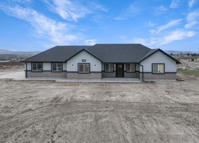 Property at 833 Black Oak Dr, Spring Creek, NV 89815, 4 beds, 2 baths