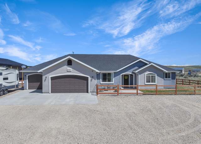 Property at 557 Thistle Dr, Spring Creek, NV 89815, 4 beds, 2 baths