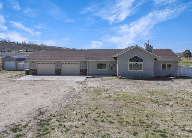 Property at 282 Northglen Dr, Spring Creek, NV 89815, 3 beds, 2 baths