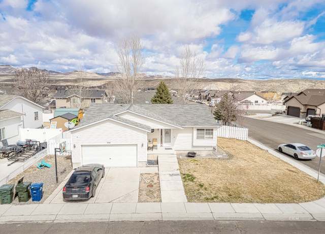 Property at 304 Rolling Hills Dr, Elko, NV 89801, 7 beds, 3 baths