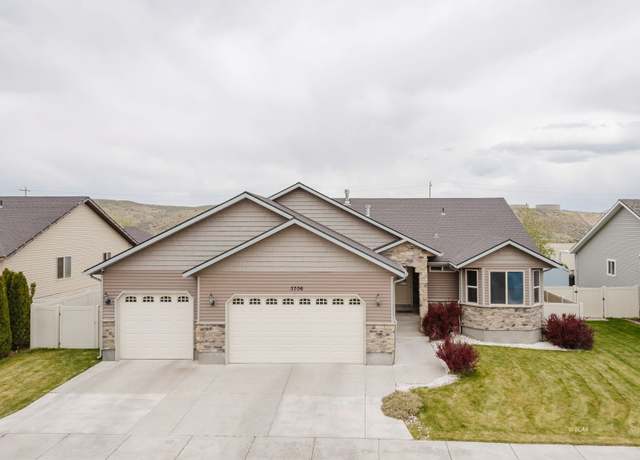 Property at 3706 Valley Ridge Ave, Elko, NV 89801, 5 beds, 3 baths