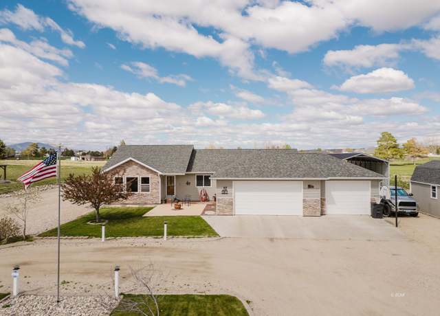 Property at 418 Flora Dr, Spring Creek, NV 89815, 3 beds, 2 baths