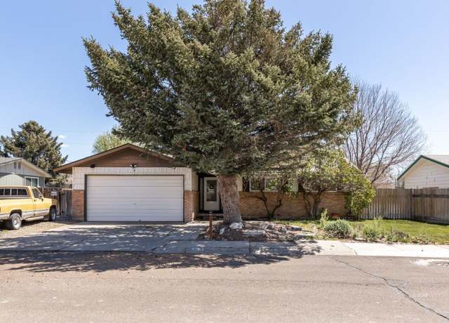 Property at 924 Country Club Dr, Elko, NV 89801, 3 beds, 1.5 baths