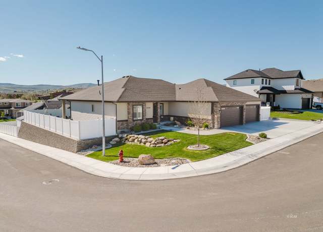 Property at 2026 Eagle Ridge Loop, Elko, NV 89801, 3 beds, 2 baths
