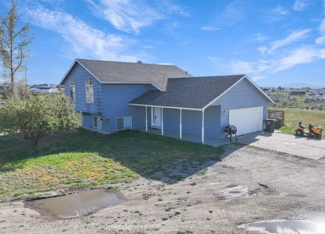 Property at 643 Wolcott Dr, Spring Creek, NV 89815, 4 beds, 2 baths