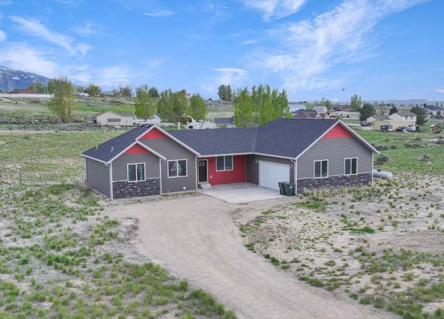 Property at 507 Lawndale Dr, Spring Creek, NV 89815, 3 beds, 2 baths