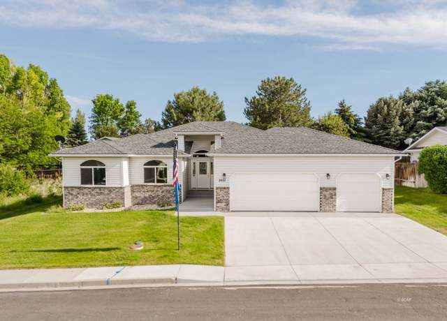 Property at 2037 Ruby View Dr, Elko, NV 89801, 3 beds, 2 baths