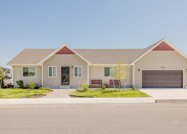 Property at 1736 Village Pkwy, Elko, NV 89801, 3 beds, 2 baths