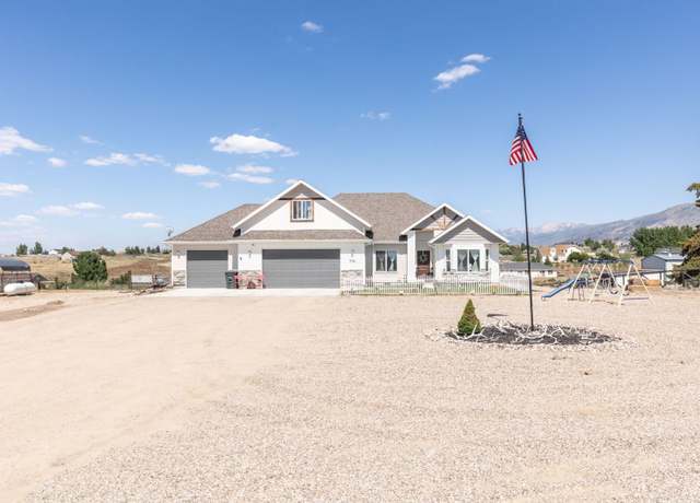 Property at 956 Oakmont Dr, Spring Creek, NV 89815, 4 beds, 2 baths
