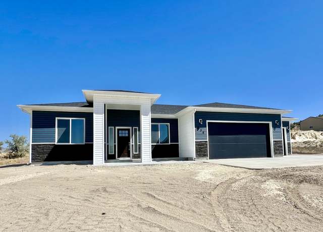 Property at 2686 Mesquite Way, Elko, NV 89801, 4 beds, 2.5 baths
