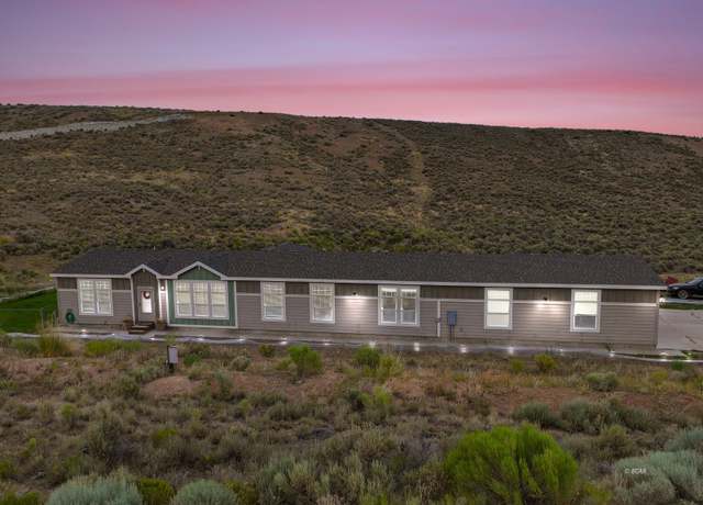 Property at 1564 El Dee Dr, Elko, NV 89801, 3 beds, 2 baths