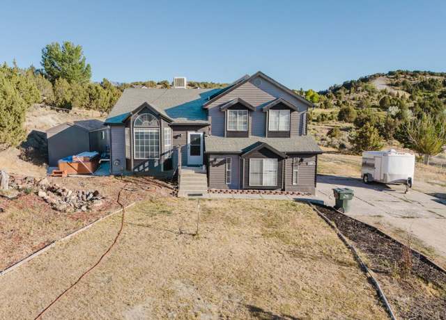 Property at 570 Croydon Dr, Spring Creek, NV 89815, 5 beds, 3 baths