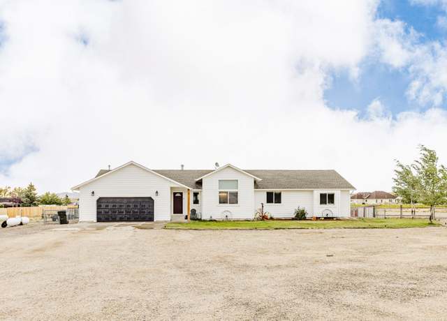 Property at 662 Wolcott Dr, Spring Creek, NV 89815, 3 beds, 2.5 baths