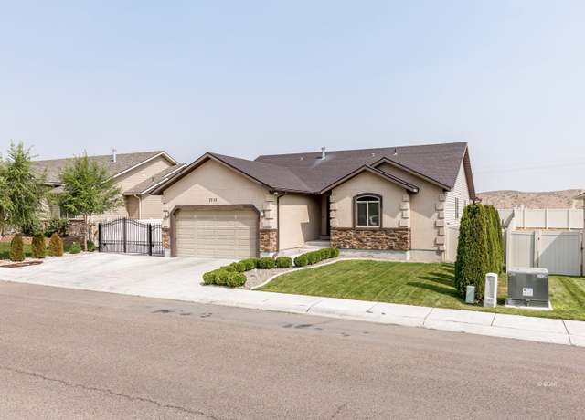 Property at 3710 Valley Ridge Ave, Elko, NV 89801, 5 beds, 3.5 baths