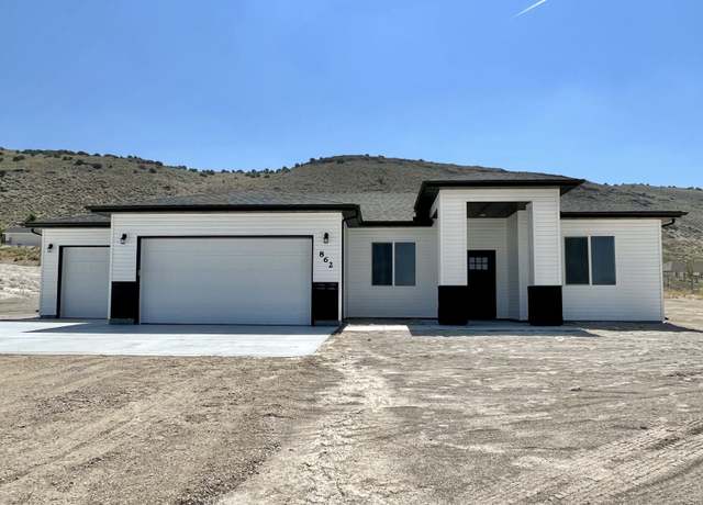 Property at 522 Parkridge Pkwy, Spring Creek, NV 89815, 4 beds, 2.5 baths