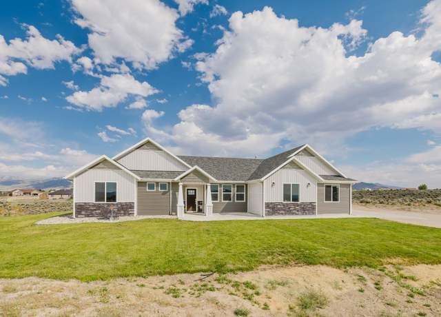 Property at 674 Foxridge Pl, Spring Creek, NV 89815, 4 beds, 2 baths