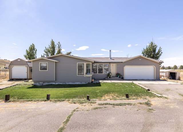 Property at 381 Oakshire Dr, Spring Creek, NV 89815, 3 beds, 2 baths