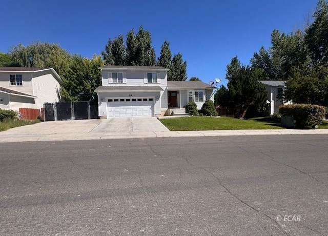 Property at 218 Rolling Hills Dr, Elko, NV 89801, 4 beds, 3 baths