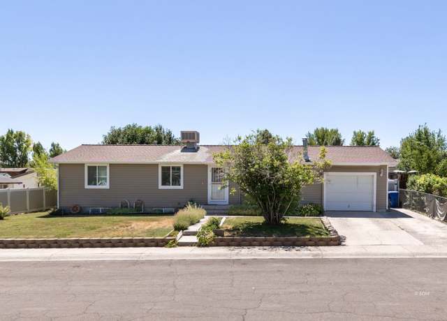 Property at 325 Barite St, Elko, NV 89801, 5 beds, 2.5 baths