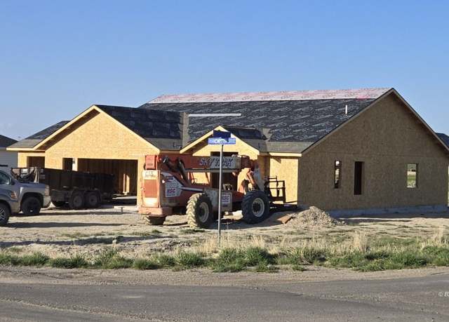 Property at 319 Parkchester Cir, Spring Creek, NV 89815, 3 beds, 2 baths