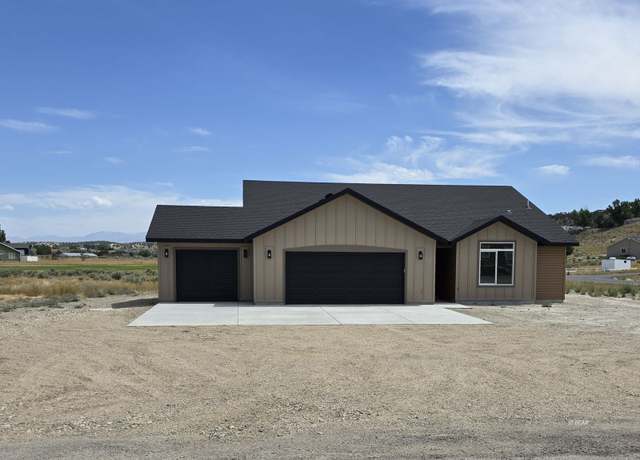 Property at 322 Parkchester Dr, Spring Creek, NV 89815, 3 beds, 2 baths