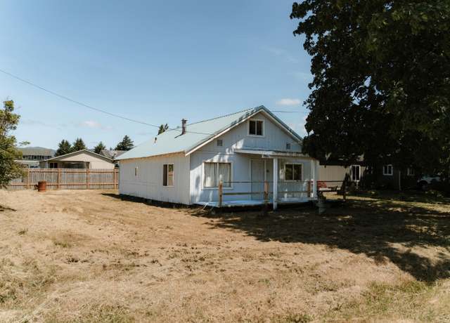 Property at 3504 Maple Ln, Tillamook, OR 97141, 3 beds, 1 bath