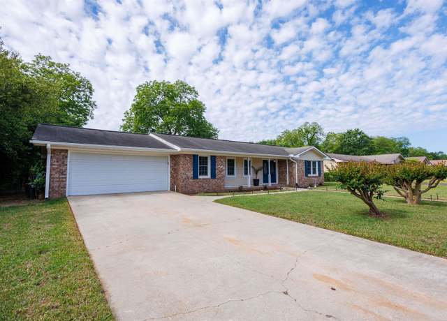 Property at 110 Gawin Dr, Warner Robins, GA 31093, 3 beds, 2 baths