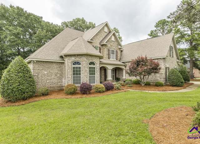Property at 302 Avondale Cir, Warner Robins, GA 31088, 5 beds, 4 baths