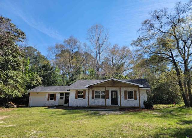 Property at 305 Broad St, Hawkinsville, GA 31036, 3 beds, 2 baths