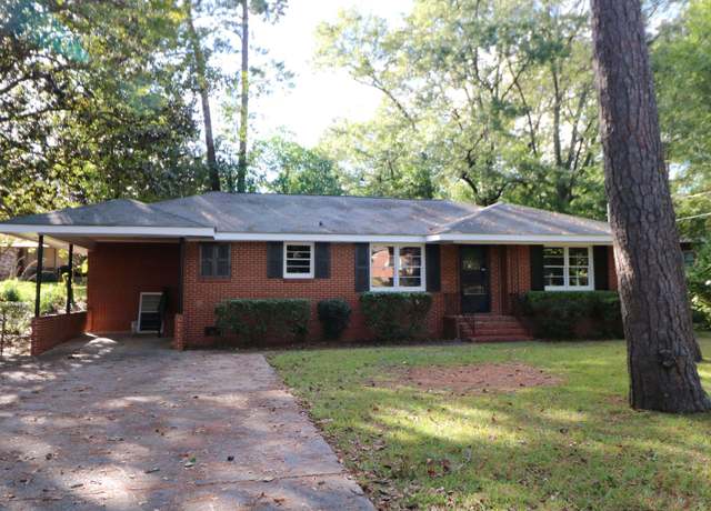 Property at 121 Briarcliff Rd, Warner Robins, GA 31088, 3 beds, 2 baths