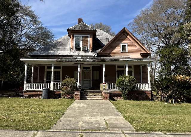 Property at 62 Merritt St, Hawkinsville, GA 31036, 4 beds, 2 baths