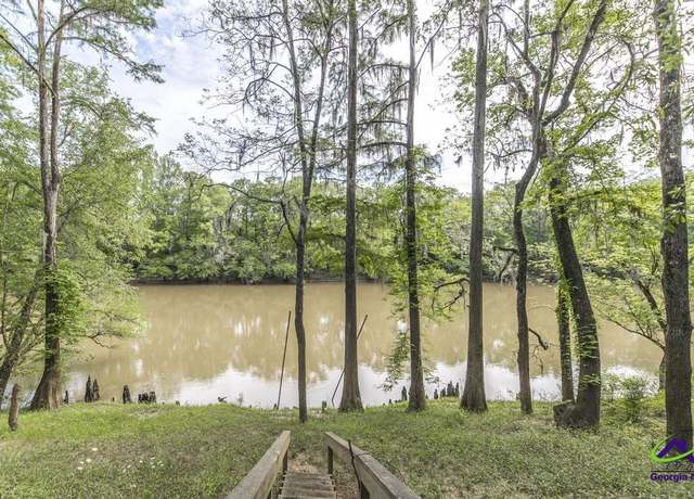 Property at 311 Riverside Dr, Hawkinsville, GA 31036, 3 beds, 2 baths